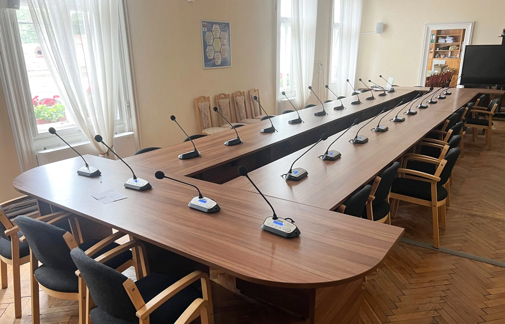 Hệ thống hội nghị thông minh cho tòa thị chính gherla ở Romania