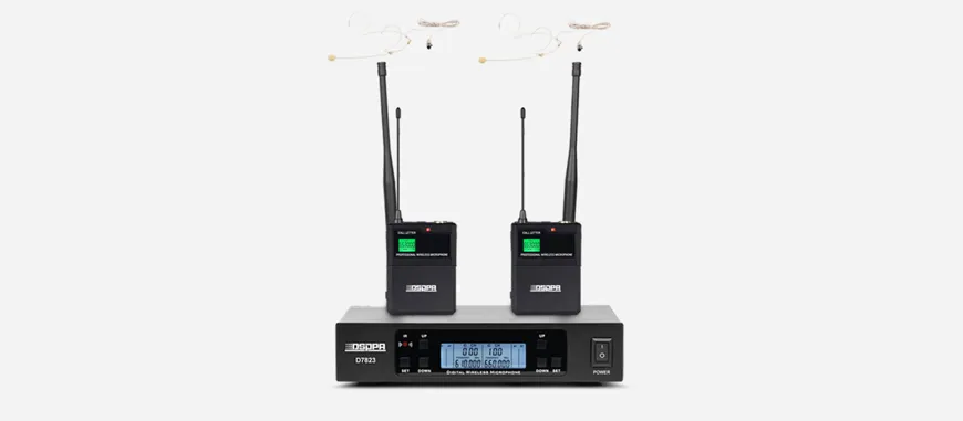 True Diversity UHF Wireless Microphone System with 2 Headset Microphones and Bodypack Transmitters - 翻译中...